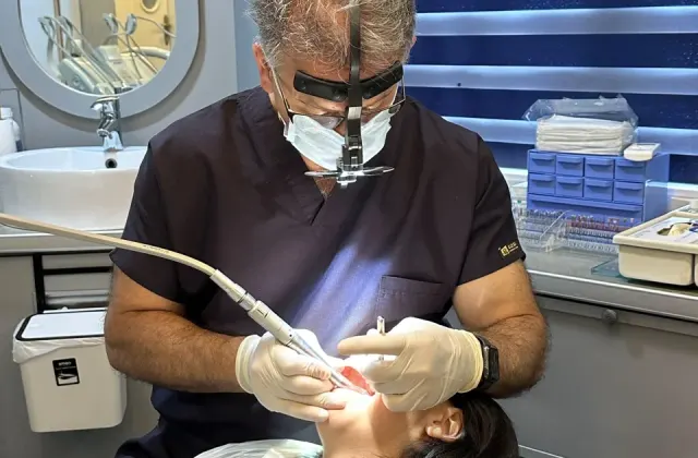 مطب دندانپزشکی دکتر علیرضا نزهتی
